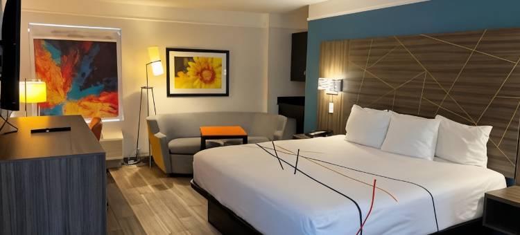 俄克拉何马市北奎尔斯普林拉昆塔温德姆套房酒店(La Quinta Inn & Suites by Wyndham OKC North - Quail Springs)图片