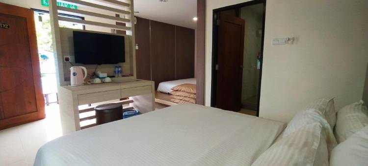 居銮集装箱酒店(Kluang Container Swimming Pool Hotel)图片