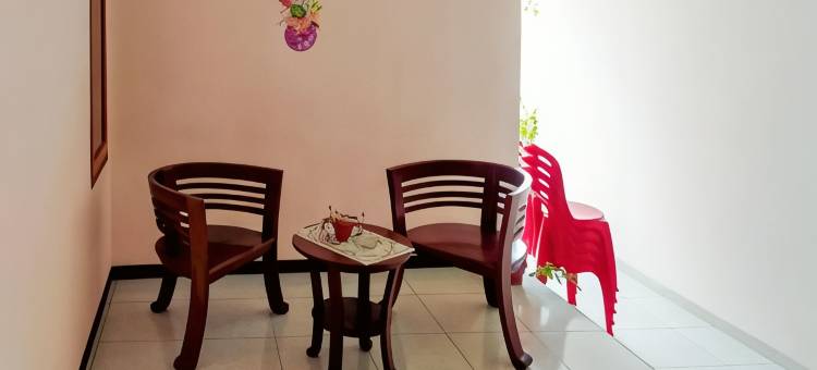红多兹酒店-波索马卡里奥斯酒店(RedDoorz @ Makarios Hotel Poso)图片