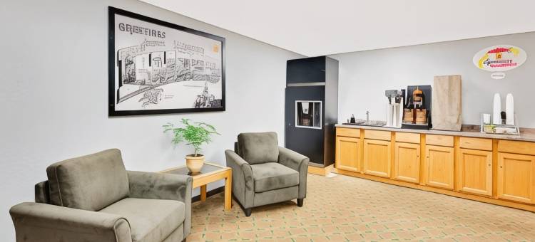 马克姆速8酒店(Super 8 by Wyndham Macomb)图片