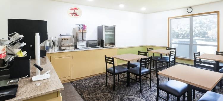 威廉姆斯温德姆速8酒店(Super 8 by Wyndham Williams)图片