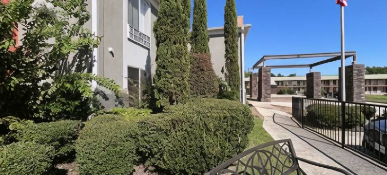 贝斯特韦斯特SureStay, 利斯维尔约翰逊堡快捷酒店(Express Inn Leesville Ft Johnson, SureStay Collection by BW)图片