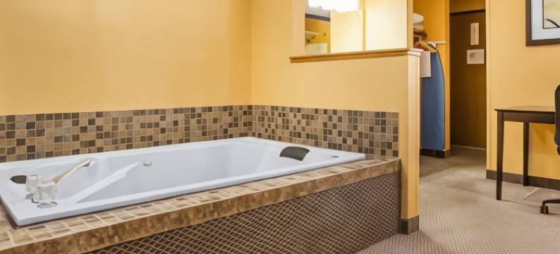 品质酒店及套房金伯利 - 阿普尔顿东(Quality Inn & Suites Kimberly - Appleton East)图片