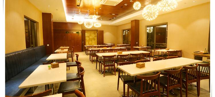 优优酒店(深圳福永地铁站店)图片