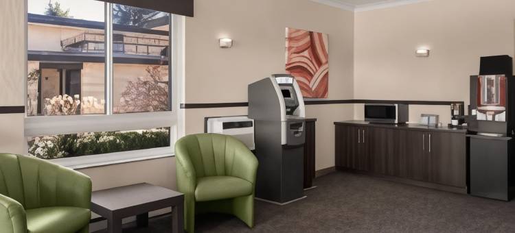 拉瓦尔温德姆华美达酒店(Ramada by Wyndham Laval)图片
