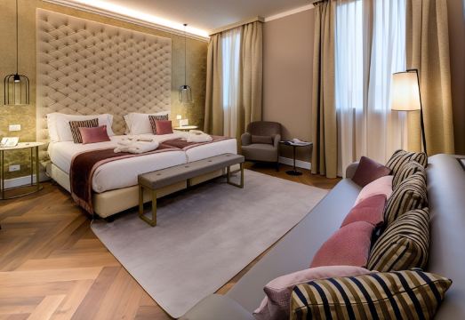 BW Premier Collection CHC ContinentalHotel Overview