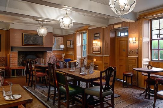 The Lamb Inn Hotel Overview