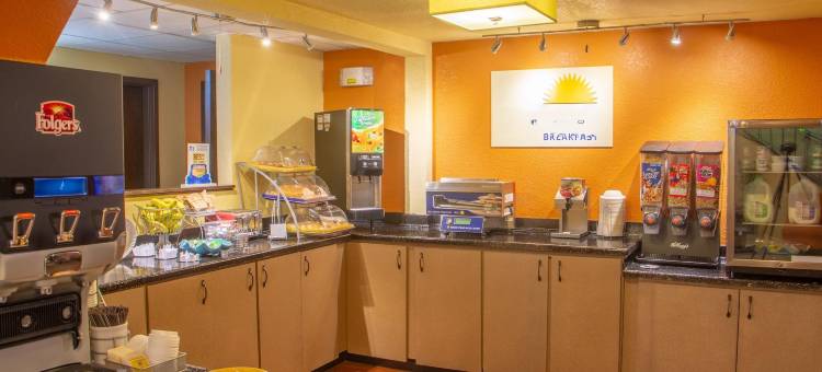 史蒂芬角温德姆戴斯套房酒店(Days Inn & Suites by Wyndham Stevens Point)图片