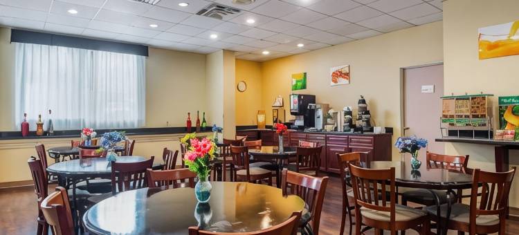 亚特兰大机场东品质套房酒店(Quality Suites Atlanta Airport East)图片