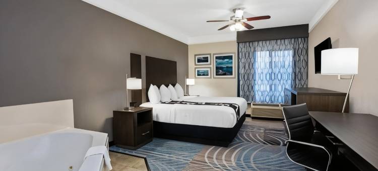 康罗拉昆塔温德姆套房酒店(La Quinta Inn & Suites by Wyndham Conroe)图片