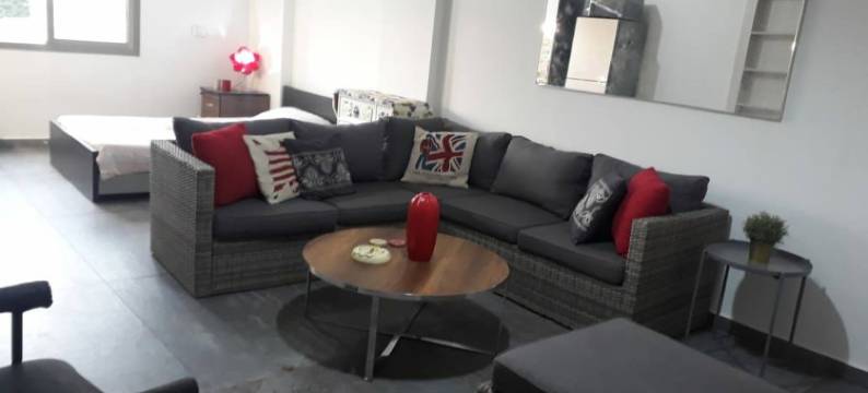 Studio in Dbayeh in A Prime Location, Wifi, 38Sqm图片