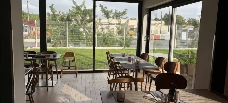 巴黎西部热内维尔港口康铂自然酒店(Campanile NATURE - Paris Ouest Gennevilliers Port)图片