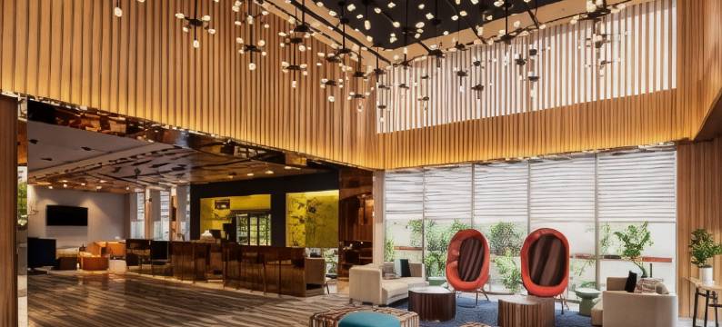 伊多尔-尼帕尼亚温德姆华美达安可酒店(Ramada Encore by Wyndham Indore Nipania)图片