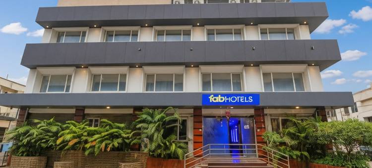 Fabhotel Keerthi的Anupama(FabHotel Keerthi's Anupama - Nr Indira Gandhi Stadium)图片