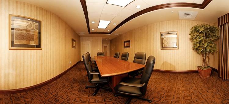 米尔瓦基西北公园广场智选假日套房酒店(Holiday Inn Express & Suites MILWAUKEE NW – PARK PLACE by IHG)图片