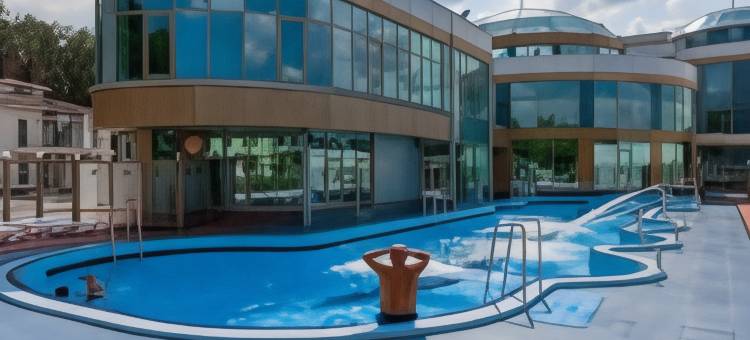 叶卡捷琳堡华美达酒店(Ramada by Wyndham Yekaterinburg)图片