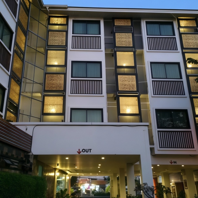 Wangburapa Grand Hotel Hotel Overview