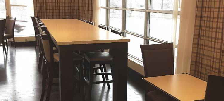 尼亚加拉瀑布河畔华美达酒店(Ramada by Wyndham Niagara Falls by the River)图片