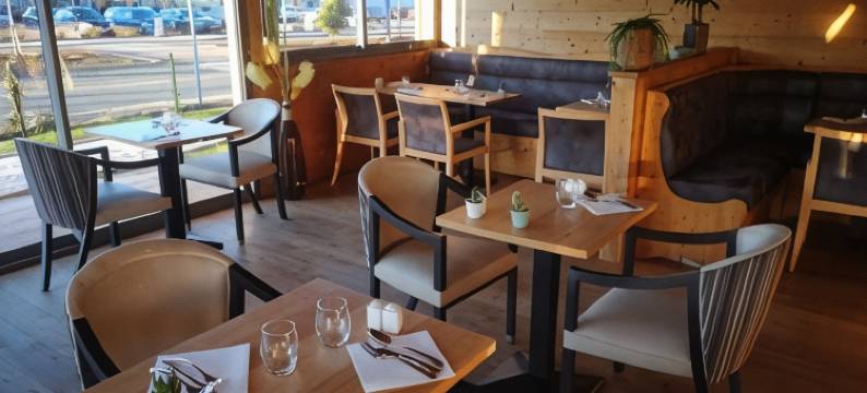 蒙特塞奥雷斯米内斯科尼内酒店(Le Konine - Hotel & Bar & Restaurant)图片