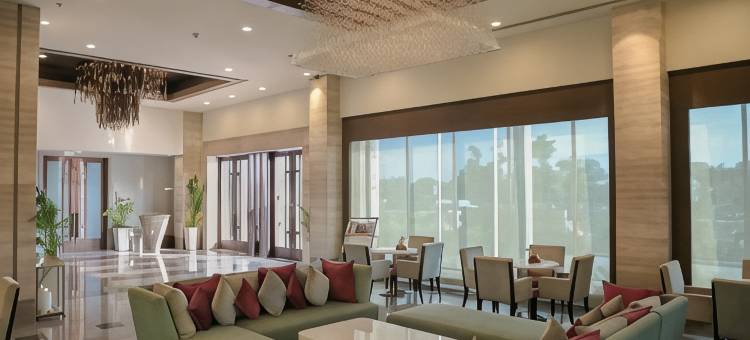 巴夫那加尔艾菲瑟萨洛瓦精选酒店(Efcee Sarovar Premiere Bhavnagar)图片