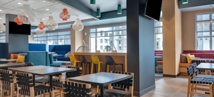 圣彼得堡市中心中央大街希尔顿特鲁酒店(Tru by Hilton St. Petersburg Downtown Central Ave)图片