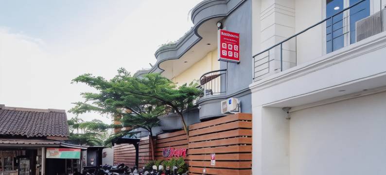红门饭店 @ 巴拉拉加中心广场(RedDoorz @ Balaraja Centre Plaza)图片