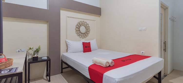 RedDoorz @ Jalan Otista Karawang图片