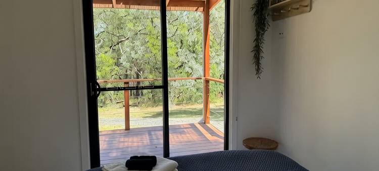 离网微型小屋林地隐居(Off grid tiny house bush escape)图片