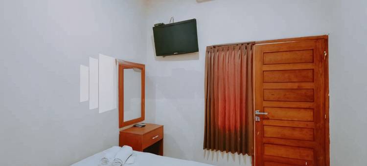 卡利达米特拉红门酒店-靠近沃诺萨里阿伦阿伦(Calida Hotel Mitra RedDoorz Near Alun Alun Wonosari)图片