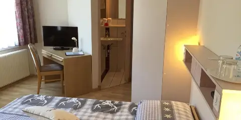 艾舍爾酒店