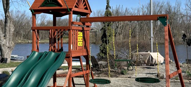 滨水度假屋：皮划艇、钓鱼、游戏室、火坑、聚会室…(Waterfront Getaway: Kayaks, fishing, game room, fire pit, gathering room…)图片