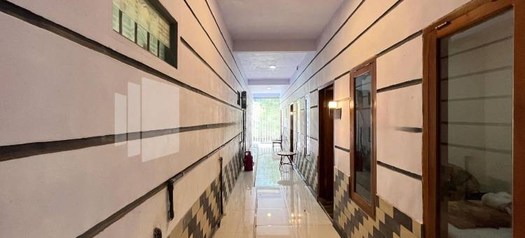 家庭民宿沙丽亚婆罗摩合伙红门酒店(Family Homestay Syariah Bromo Mitra RedDoorz)图片