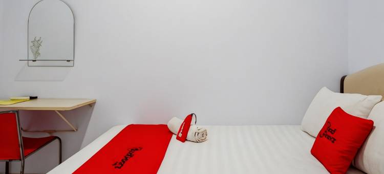 红多兹@布拉沃潘泰卡玛利巴务巴务酒店(RedDoorz @ Hotel Bravo Pantai Kamali Bau Bau)图片