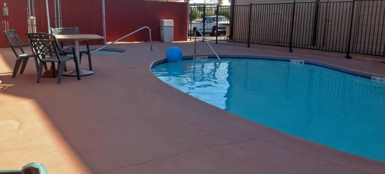 加利福尼亚州德拉诺 6 号开放式公寓套房酒店(Studio 6 Suites Delano, CA)图片