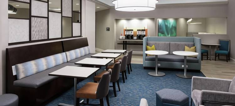 迈阿密多拉尔/海豚购物中心欢朋酒店及套房(Hampton Inn & Suites Miami-Doral/Dolphin Mall)图片