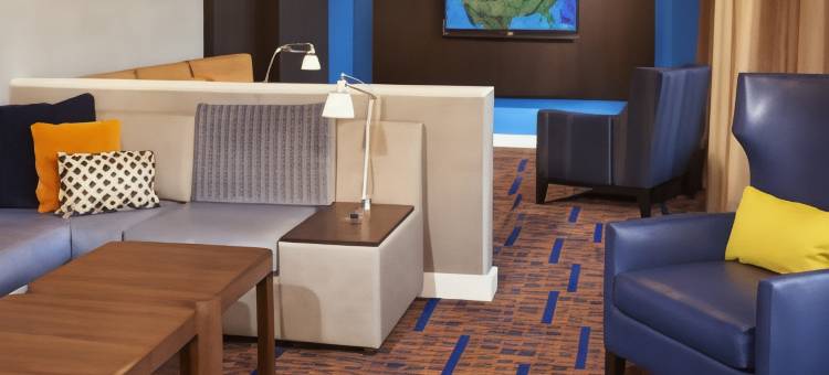 罗克福德万怡酒店(Courtyard Rockford)图片