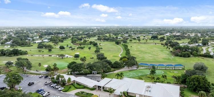 圣露西港高尔夫逸居高尔夫球场度假屋(Port St. Lucie Golf Escape Right on the Golf Course)图片