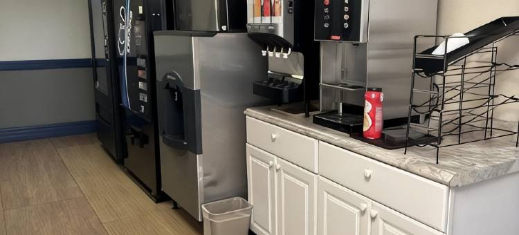 韦特帕克Ember-圣克劳德酒店及套房(Ember Inn Suites Waite Park - St Cloud)图片