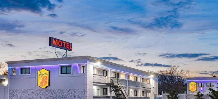 Super 8 by Wyndham Lindenhurst图片
