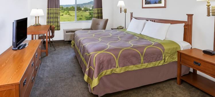 梅德福市中心速8酒店(Super 8 by Wyndham Central Pt Medford)图片