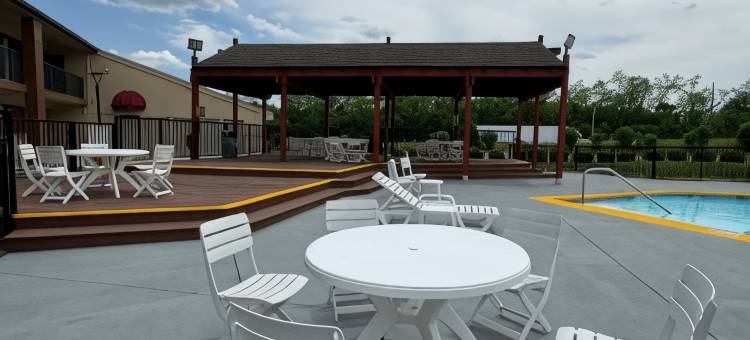 梅森郊区开间 靠近国王岛(Suburban Studios Mason Near Kings Island)图片