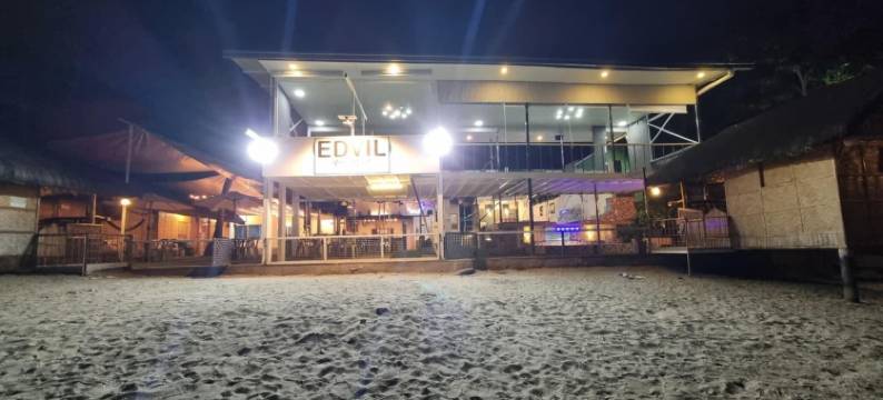 EDVIL 海滩度假村和按摩浴缸水疗中心(EDVIL BEACH RESORT AND JACUZZI POOL SPA)图片