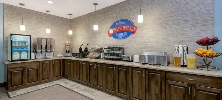 迈诺特呗盟套房酒店(Baymont by Wyndham Minot)图片