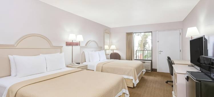 纳瓦拉 - 海滩/哈尔伯特附近温德姆戴斯套房酒店(Days Inn & Suites by Wyndham Navarre - Near Beaches/Hurlburt)图片