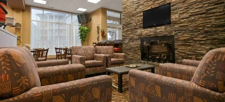 城堡西尔万湖贝斯特韦斯特优质酒店(Best Western Plus Chateau Inn Sylvan Lake)图片