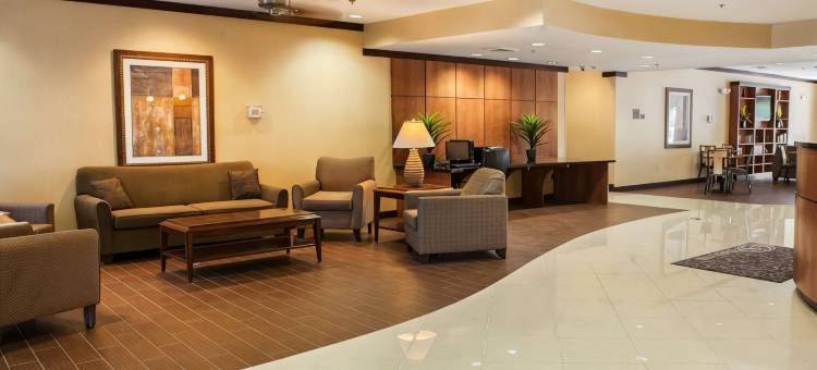 舒适套房酒店-绍斯波特(Comfort Suites Southport)图片