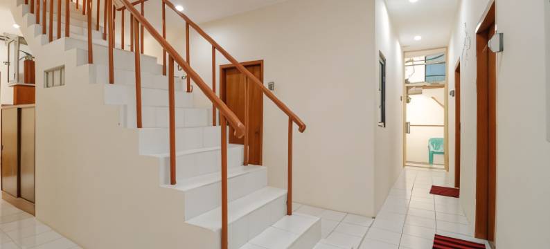 红多兹Plus酒店-近古宁安西普拉世界2号(RedDoorz Plus Near Ciputra World Kuningan 2)图片