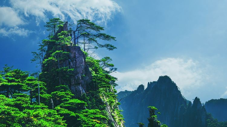 5-Day 5-day 4-night · Private Tour · Huangshan Scenic Area + Hongcun Village + Xidi + Huizhou Ancient Town