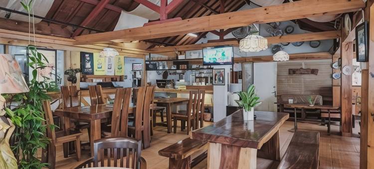 红多兹伊斯兰Plus酒店-近希布布尔特朗斯公寓(RedDoorz Syariah Plus Near Trans Studio Cibubur)图片