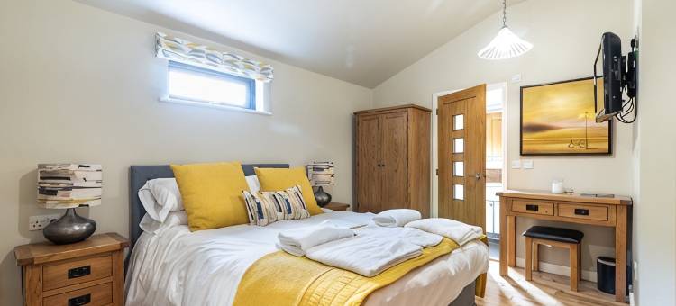 山坡木屋 - 可住4/10人，配备木柴炉和私人热水浴缸(Hillside Lodge - sleeps 4/10  with wood burner and private hot tub)图片